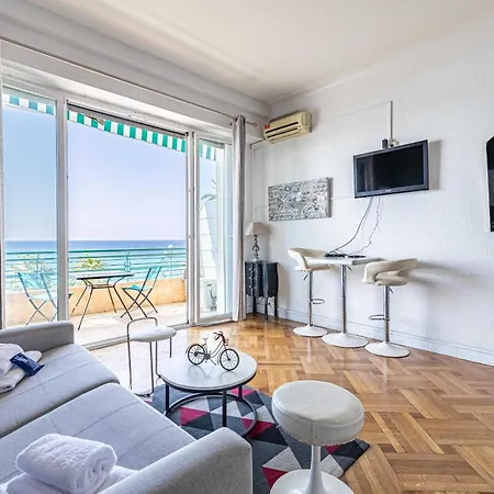 Charming A C 2p By The Seafront -